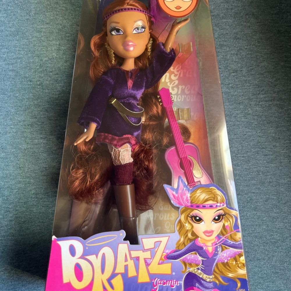 Earth Girl Yasmin Doll with Purple Outfit